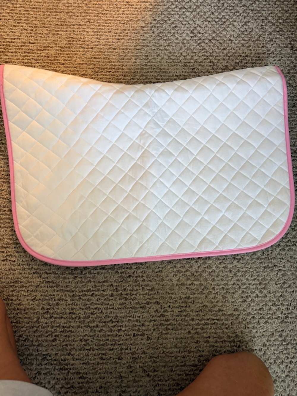 Equestrian Saddle Pad - White with Pink Trim - Unknown Brand - Picture 3 of 4